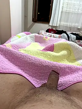 Snapshot of LAZ3R1 chatting on 09/11/25, 10:10 LAZ3R1 online show from 09/11/25, 10:10