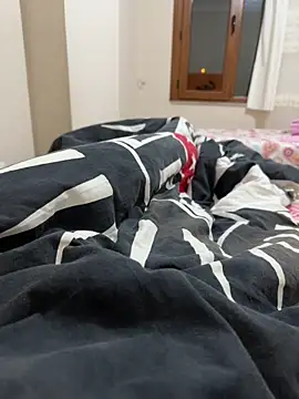 Snapshot of LAZ3R1 chatting on 09/21/25, 09:38 LAZ3R1 online show from 09/21/25, 09:38