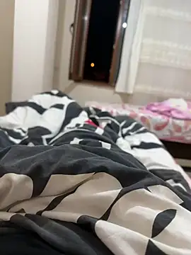 Snapshot of LAZ3R1 chatting on 09/26/25, 08:02 LAZ3R1 online show from 09/26/25, 08:02