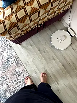 Snapshot of LAZ3R1 chatting on 10/02/25, 10:33 LAZ3R1 online show from 10/02/25, 10:33