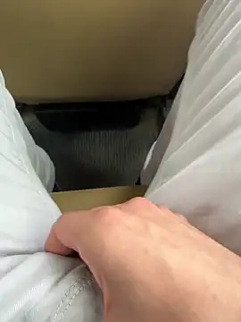 Snapshot of LAZ3R1 chatting on 10/13/25, 08:58 LAZ3R1 online show from 10/13/25, 08:58