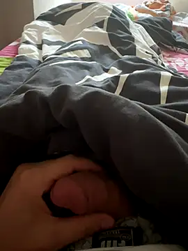 Snapshot of LAZ3R1 chatting on 10/17/25, 12:41 LAZ3R1 online show from 10/17/25, 12:41