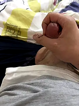 Snapshot of LAZ3R1 chatting on 10/18/25, 05:14 LAZ3R1 online show from 10/18/25, 05:14