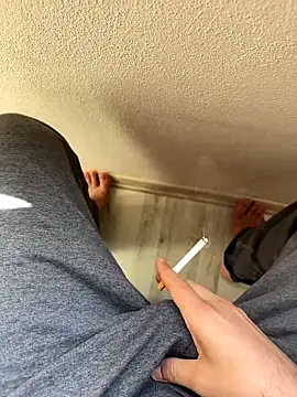 Snapshot of LAZ3R1 chatting on 10/22/25, 06:24 LAZ3R1 online show from 10/22/25, 06:24