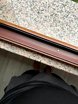 Snapshot of LAZ3R1 chatting on 10/25/25, 04:20 LAZ3R1 online show from 10/25/25, 04:20