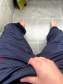 Snapshot of LAZ3R1 chatting on 11/02/25, 12:51 LAZ3R1 online show from 11/02/25, 12:51