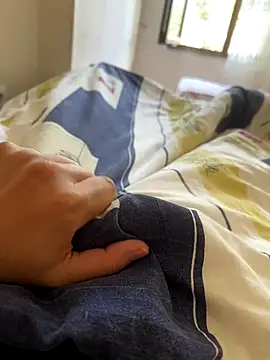 Snapshot of LAZ3R1 chatting on 11/04/25, 08:02 LAZ3R1 online show from 11/04/25, 08:02