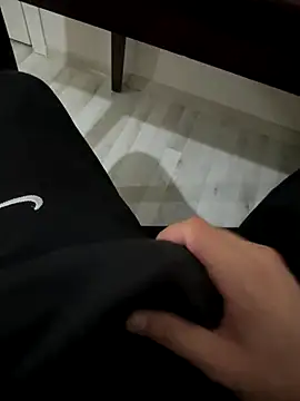 Snapshot of LAZ3R1 chatting on 11/23/25, 09:58 LAZ3R1 online show from 11/23/25, 09:58