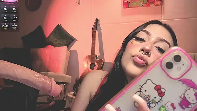 Snapshot of ashlynnlowe_ chatting on 09/20/25, 07:37 ashlynnlowe  online show from 09/20/25, 07:37