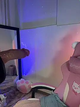 ashlynnlowe  online show from 04/05/26, 10:18