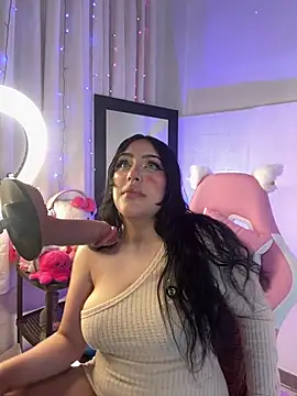 ashlynnlowe  online show from 04/08/26, 10:43