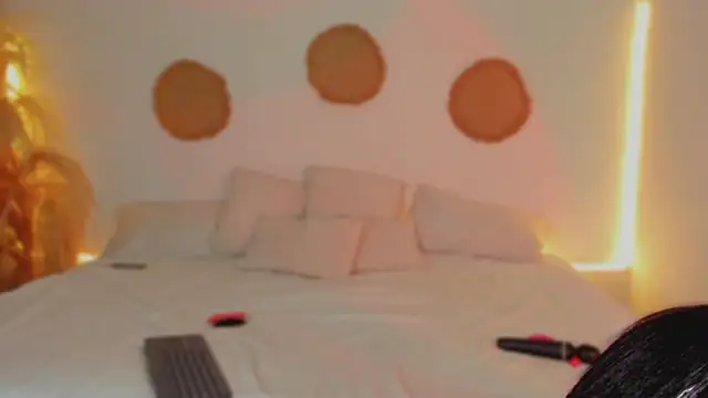 AliisonWells online show from 11/24/25, 09:25