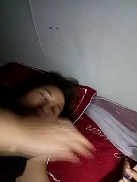 Snapshot of Tamara-a chatting on 12/20/25, 11:34 Tamara-a online show from 12/20/25, 11:34