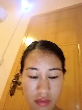 Snapshot of luy-xinh02 chatting on 09/27/25, 02:11 luy-xinh02 online show from 09/27/25, 02:11