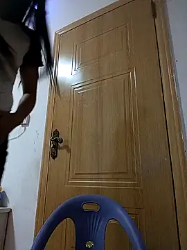 Snapshot of luy-xinh02 chatting on 10/03/25, 02:52 luy-xinh02 online show from 10/03/25, 02:52