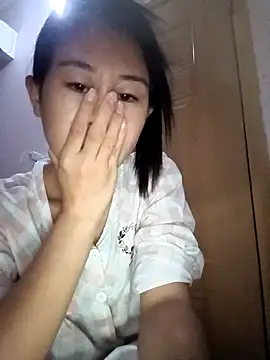 Snapshot of luy-xinh02 chatting on 10/06/25, 01:08 luy-xinh02 online show from 10/06/25, 01:08