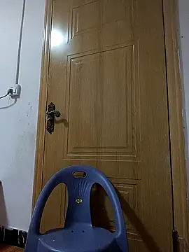 Snapshot of luy-xinh02 chatting on 11/08/25, 01:44 luy-xinh02 online show from 11/08/25, 01:44