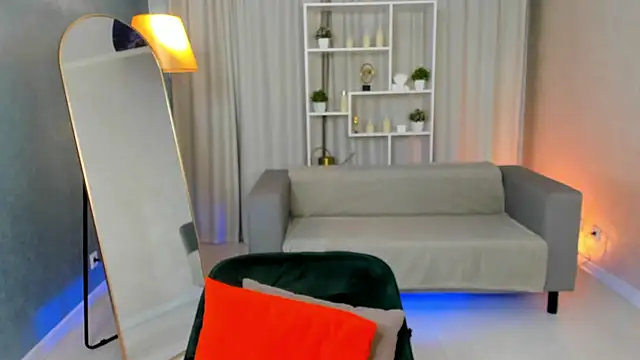 Nina Devillle online show from 10/08/25, 03:31