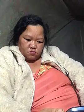 Snapshot of riso-00 chatting on 11/23/25, 04:51 riso-00 online show from 11/23/25, 04:51