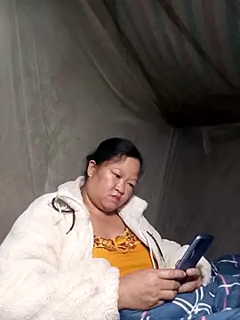 Snapshot of riso-00 chatting on 12/16/25, 02:55 riso-00 online show from 12/16/25, 02:55