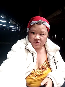 Snapshot of riso-00 chatting on 12/17/25, 06:19 riso-00 online show from 12/17/25, 06:19