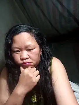 Snapshot of riso-00 chatting on 12/21/25, 01:40 riso-00 online show from 12/21/25, 01:40