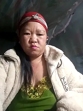 Snapshot of riso-00 chatting on 12/22/25, 10:51 riso-00 online show from 12/22/25, 10:51