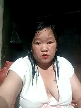 Snapshot of riso-00 chatting on 02/12/26, 01:28 riso-00 online show from 02/12/26, 01:28