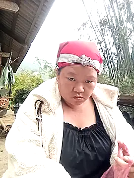 Snapshot of riso-00 chatting on 04/01/26, 04:24 riso-00 online show from 04/01/26, 04:24