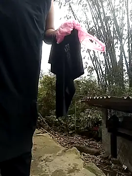 Snapshot of riso-00 chatting on 04/02/26, 08:01 riso-00 online show from 04/02/26, 08:01