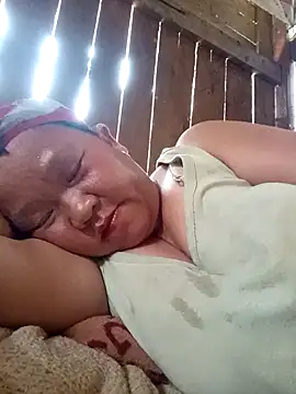 Snapshot of riso-00 chatting on 04/06/26, 08:04 riso-00 online show from 04/06/26, 08:04