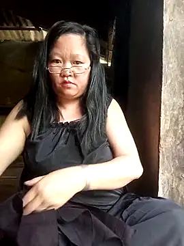 Snapshot of riso-00 chatting on 04/11/26, 03:11 riso-00 online show from 04/11/26, 03:11