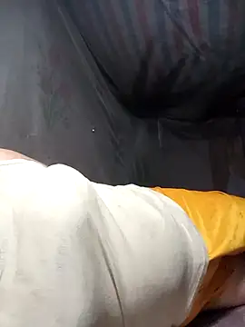 Snapshot of riso-00 chatting on 04/11/26, 10:58 riso-00 online show from 04/11/26, 10:58