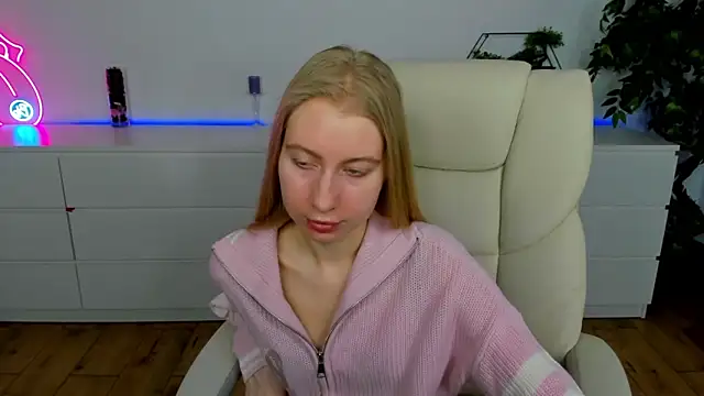 Alina Blonde online show from 03/04/26, 06:41