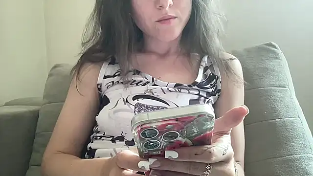 Snapshot of Taliraa chatting on 07/12/26, 11:56 Taliraa online show from 07/12/26, 11:56