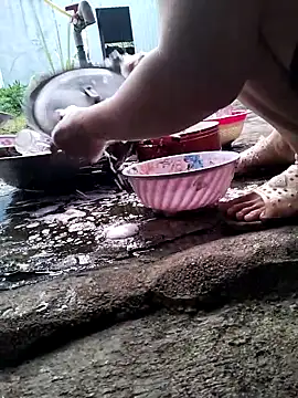 Lauraa-a online show from 10/10/25, 11:15