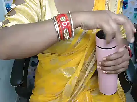 Snapshot of bold_naina chatting on 09/25/25, 04:27 bold naina online show from 09/25/25, 04:27