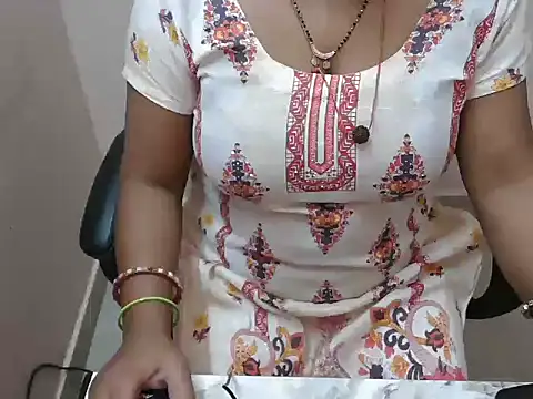 bold naina online show from 11/19/25, 04:01