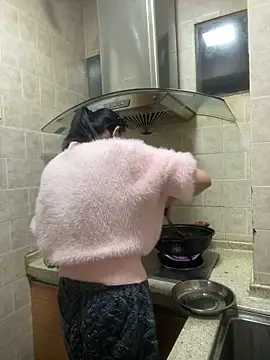 xiuchun100 online show from 11/18/25, 11:14