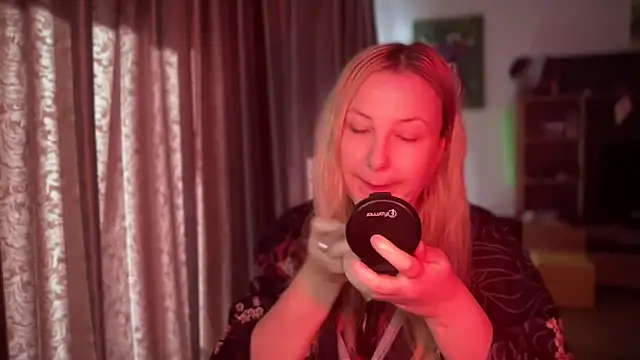 BikiHellena online show from 11/09/25, 08:12