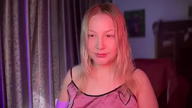 BikiHellena online show from 04/03/26, 08:01