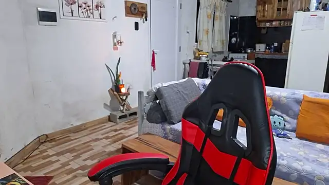 Snapshot of ObeyLust chatting on 12/22/25, 03:58 ObeyLust online show from 12/22/25, 03:58