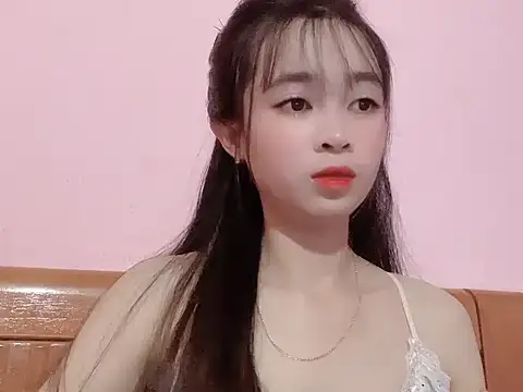 Snapshot of Suna7383 chatting on 10/29/25, 04:09 Suna7383 online show from 10/29/25, 04:09