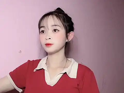 Snapshot of Suna7383 chatting on 11/03/25, 03:24 Suna7383 online show from 11/03/25, 03:24