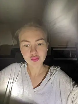 MartaLuna  online show from 11/08/25, 07:34