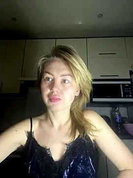 MartaLuna  online show from 11/17/25, 11:54