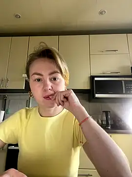 MartaLuna  online show from 12/15/25, 09:35