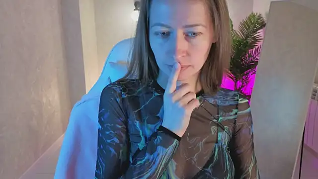 bella li   online show from 11/29/25, 12:57