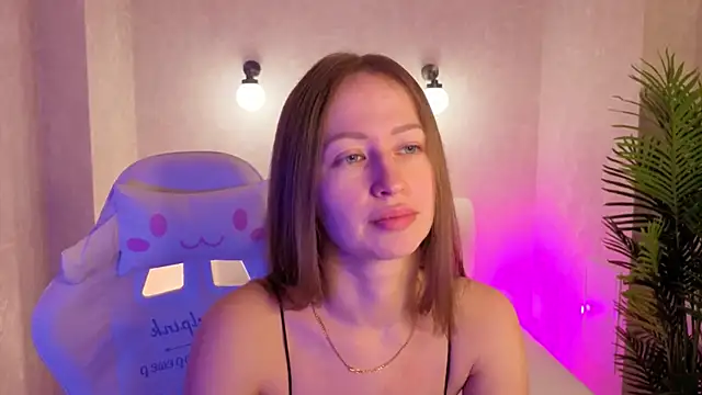 bella li   online show from 12/16/25, 01:21