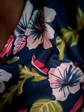 Snapshot of Moni_6969 chatting on 10/21/25, 08:59 Moni 6969 online show from 10/21/25, 08:59